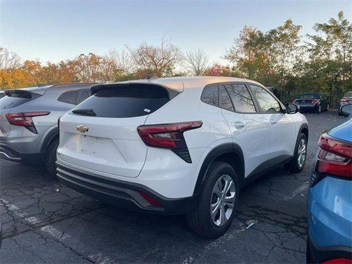 2025 Chevrolet Trax LS