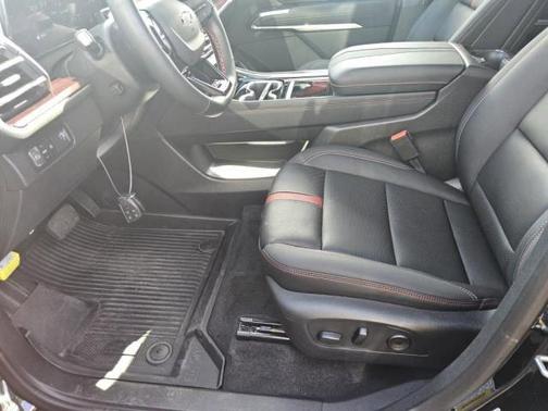 Mosaic Black Metallic 2026 Chevrolet Traverse RS