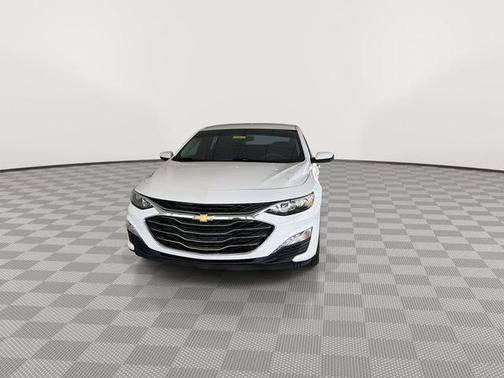 Summit White 2022 Chevrolet Malibu FWD LT