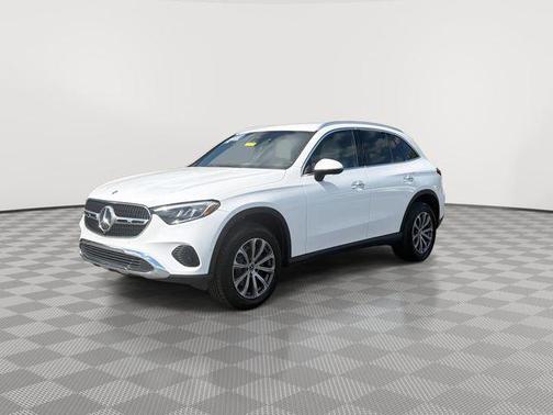 White 2024 Mercedes-Benz GLC 300 4MATIC