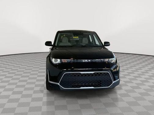 Fusion Black 2025 Kia Soul LX