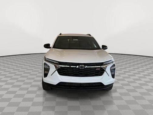 Summit White 2026 Chevrolet Trax FWD 2RS