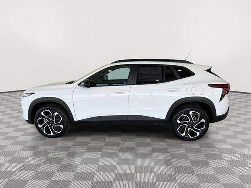 Summit White 2026 Chevrolet Trax FWD 2RS