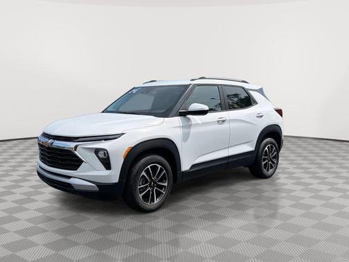 Summit White 2025 Chevrolet Trailblazer LT