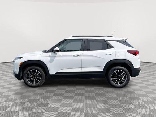 Summit White 2025 Chevrolet Trailblazer LT