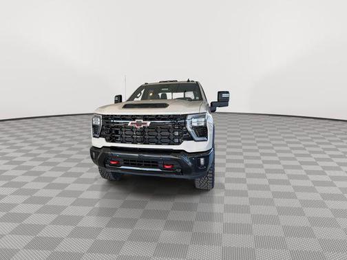 White Sands 2026 Chevrolet Silverado 2500 Crew Cab, Standard Bed, XR2, 4WD