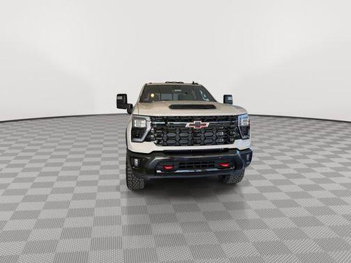White Sands 2026 Chevrolet Silverado 2500 Crew Cab, Standard Bed, XR2, 4WD