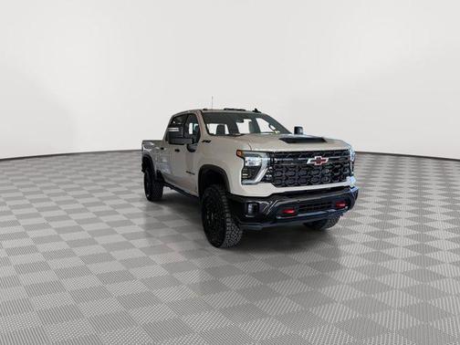 White Sands 2026 Chevrolet Silverado 2500 Crew Cab, Standard Bed, XR2, 4WD