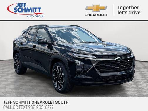 Mosaic Black Metallic 2026 Chevrolet Trax FWD 2RS