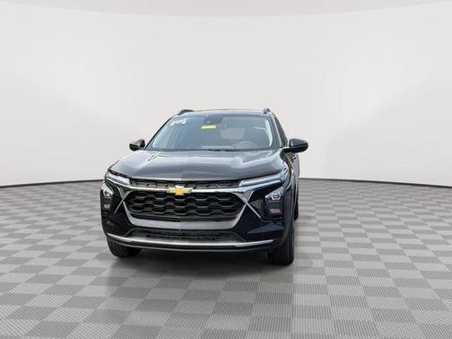 Mosaic Black Metallic 2025 Chevrolet Trax LT