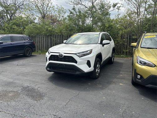 2022 Toyota RAV4 XLE