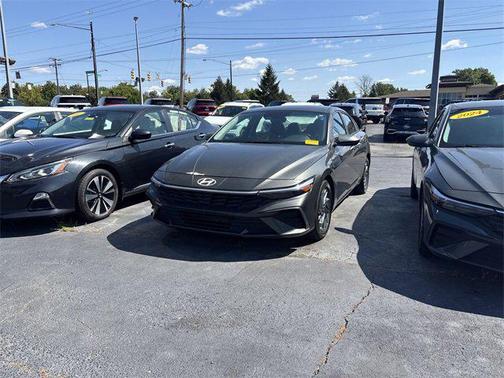 2024 Hyundai ELANTRA SEL