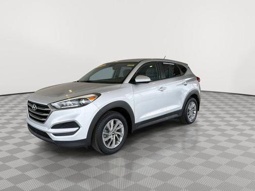Molten Silver 2016 Hyundai TUCSON SE