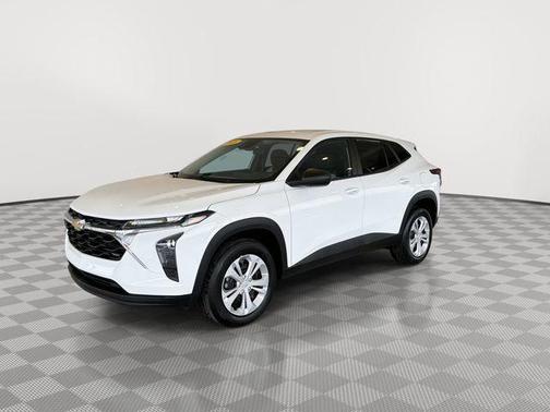 2025 Chevrolet Trax LS