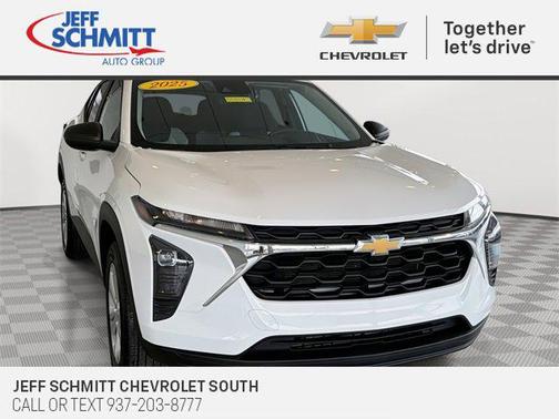 2025 Chevrolet Trax LS