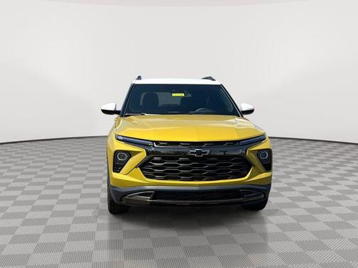 Nitro Yellow Metallic 2025 Chevrolet Trailblazer ACTIV
