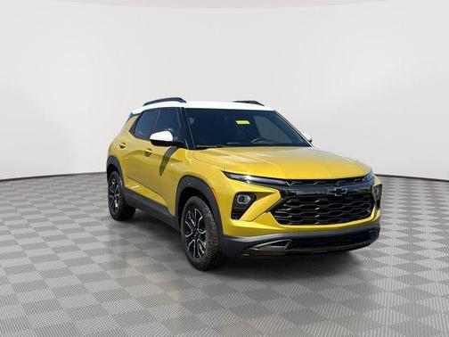 Nitro Yellow Metallic 2025 Chevrolet Trailblazer ACTIV