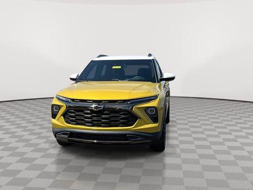 Nitro Yellow Metallic 2025 Chevrolet Trailblazer ACTIV