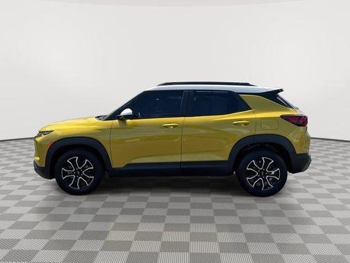 Nitro Yellow Metallic 2025 Chevrolet Trailblazer ACTIV