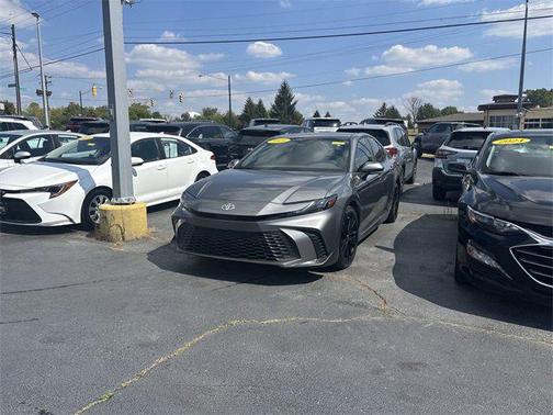 2025 Toyota Camry SE