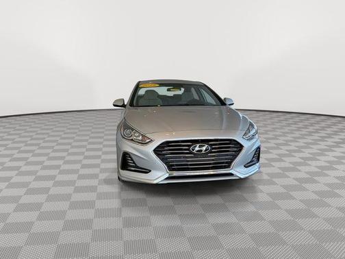 2019 Hyundai SONATA Hybrid SE