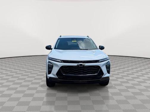 Summit White 2025 Chevrolet Trax FWD ACTIV