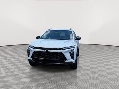 Summit White 2025 Chevrolet Trax FWD ACTIV