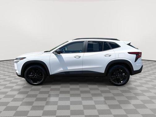 Summit White 2025 Chevrolet Trax FWD ACTIV