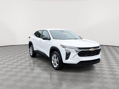 Summit White 2026 Chevrolet Trax LS