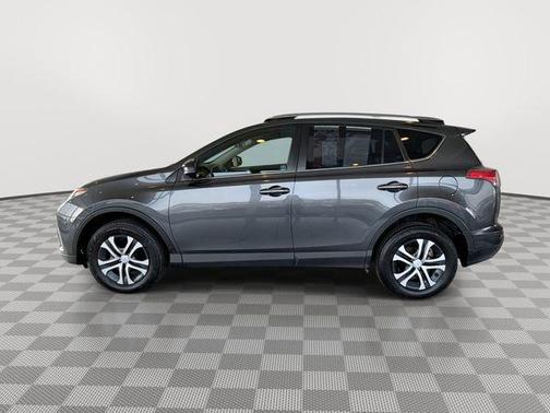 Magnetic Gray Metallic 2018 Toyota RAV4 LE