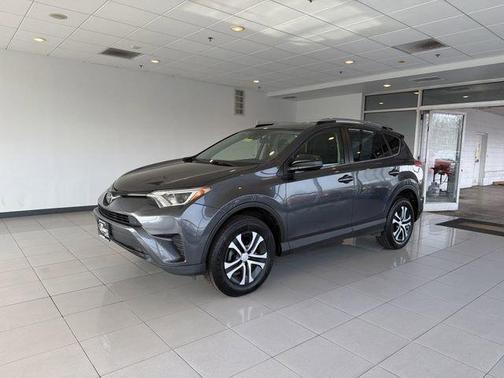 Magnetic Gray Metallic 2018 Toyota RAV4 LE