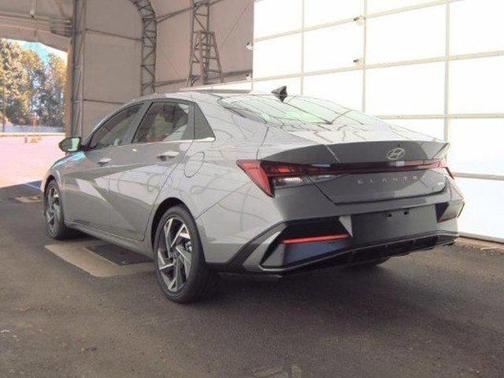 2025 Hyundai ELANTRA HEV Limited