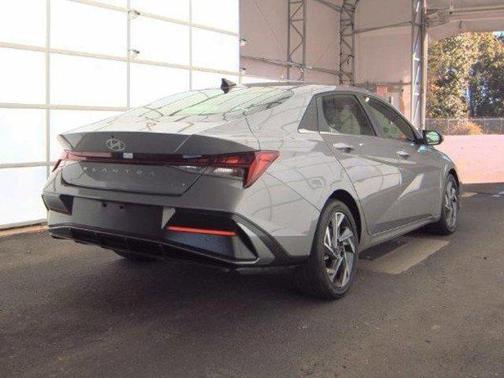 2025 Hyundai ELANTRA HEV Limited