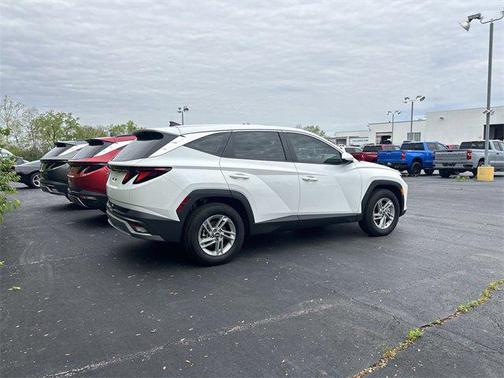 2025 Hyundai TUCSON SE
