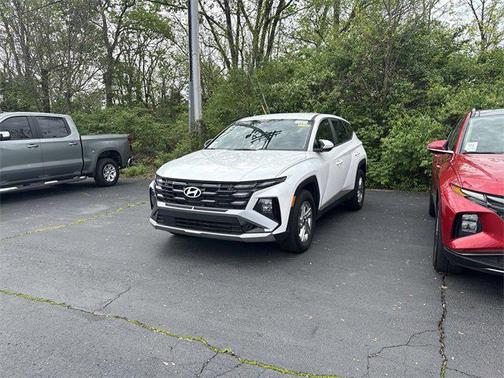 2025 Hyundai TUCSON SE