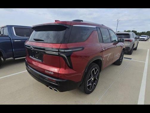 Radiant Red Tintcoat 2025 Chevrolet Traverse High Country