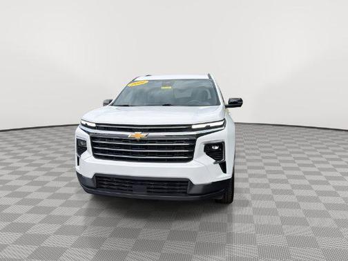 Summit White 2026 Chevrolet Traverse LT