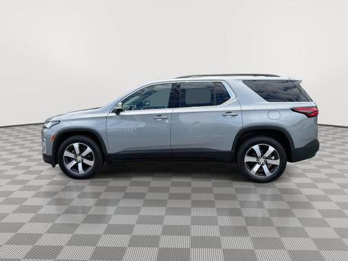 Sterling Gray Metallic 2023 Chevrolet Traverse LT Leather