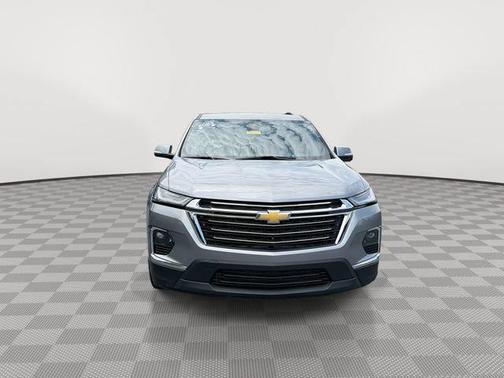 Sterling Gray Metallic 2023 Chevrolet Traverse LT Leather