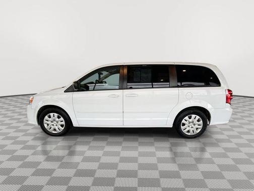White Knuckle Clearcoat 2017 Dodge Grand Caravan SE