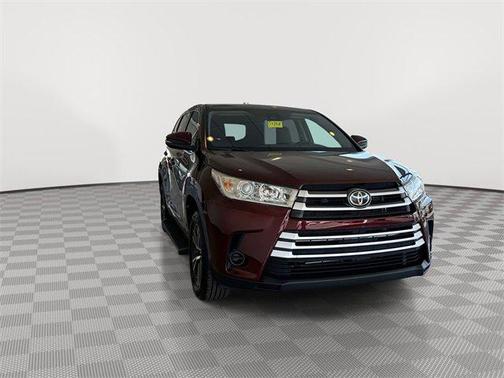2019 Toyota Highlander LE I4