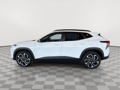 Summit White 2026 Chevrolet Trax FWD 2RS