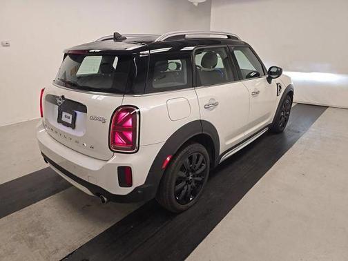 Nanuq White Metallic 2024 MINI Countryman Cooper S
