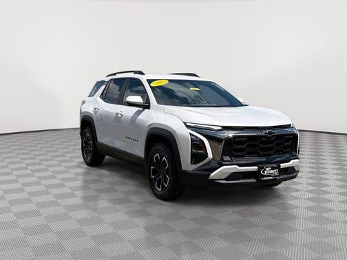 Iridescent Pearl Tricoat 2025 Chevrolet Equinox FWD ACTIV