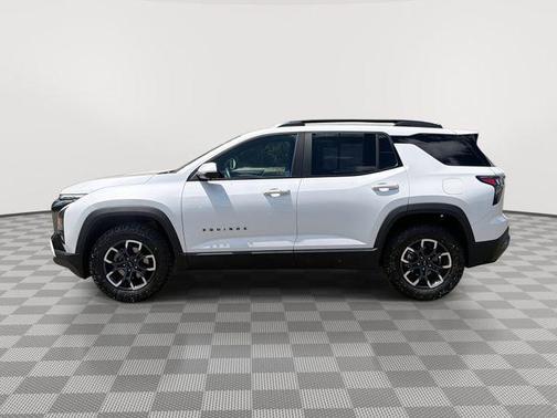 Iridescent Pearl Tricoat 2025 Chevrolet Equinox FWD ACTIV