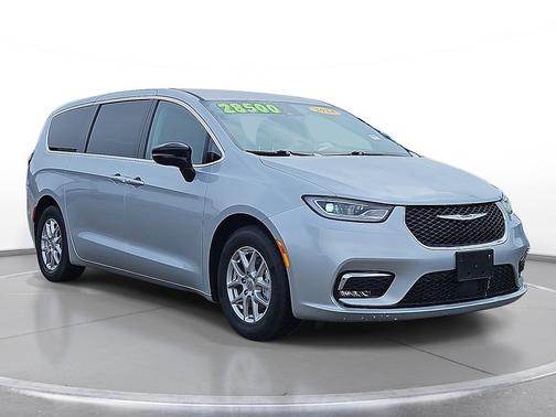 Silver Mist Clearcoat 2024 Chrysler Pacifica Touring L FWD