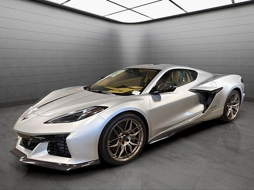 Blade Silver Metallic 2026 Chevrolet Corvette 2dr Z06 Cpe w/3LZ