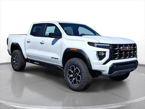 Summit White 2025 GMC Canyon 4WD Crew Cab AT4