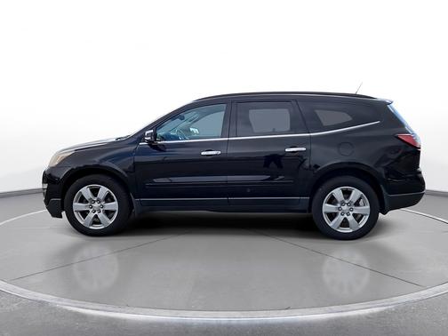 Mosaic Black Metallic 2017 Chevrolet Traverse FWD 4dr LT w/1LT