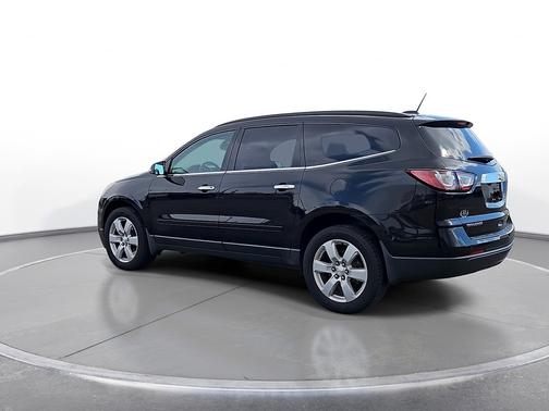 Mosaic Black Metallic 2017 Chevrolet Traverse FWD 4dr LT w/1LT